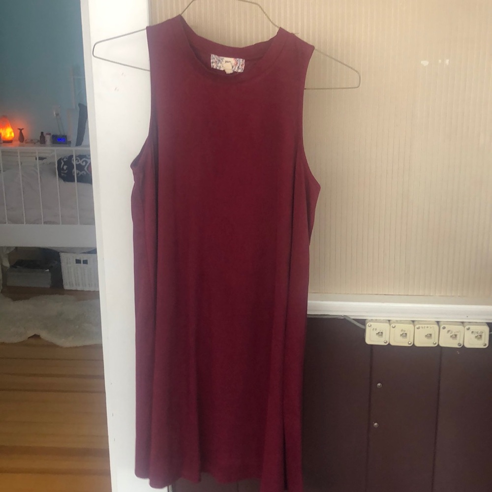 wine red sleeveless dress